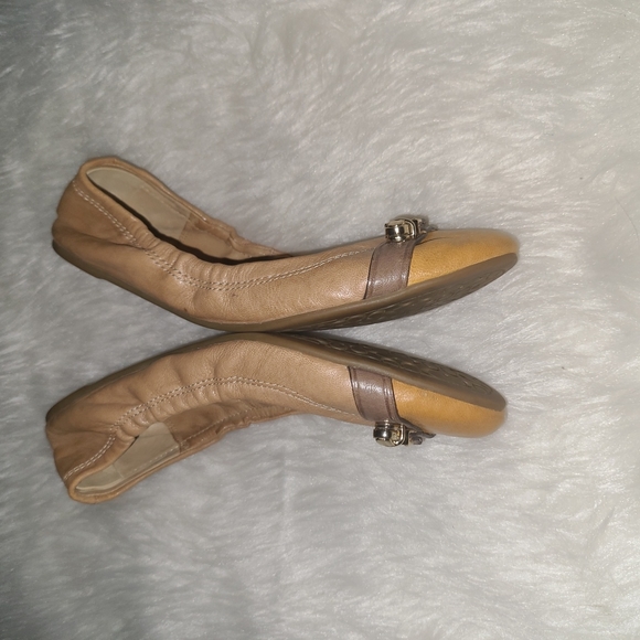 Coach Size 8 B Brown & Tan Leather Ballet Flats - Picture 4 of 7